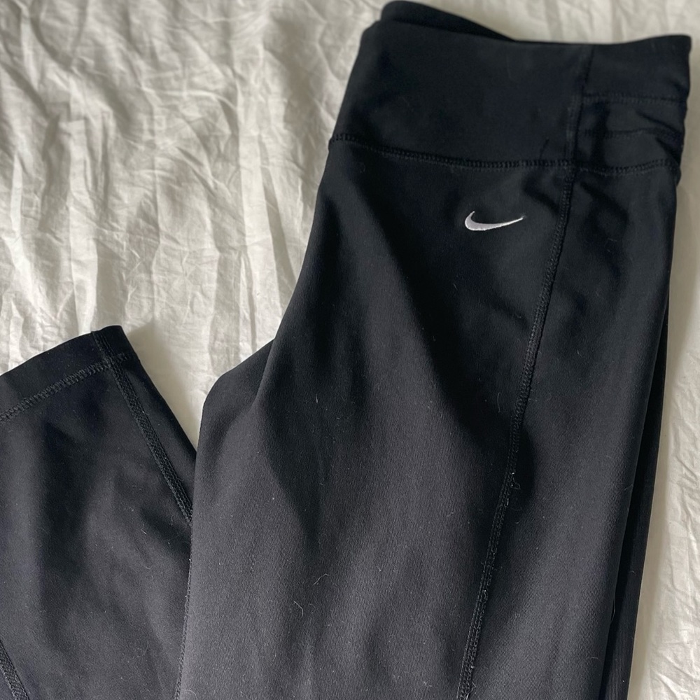 Black Nike yoga pants